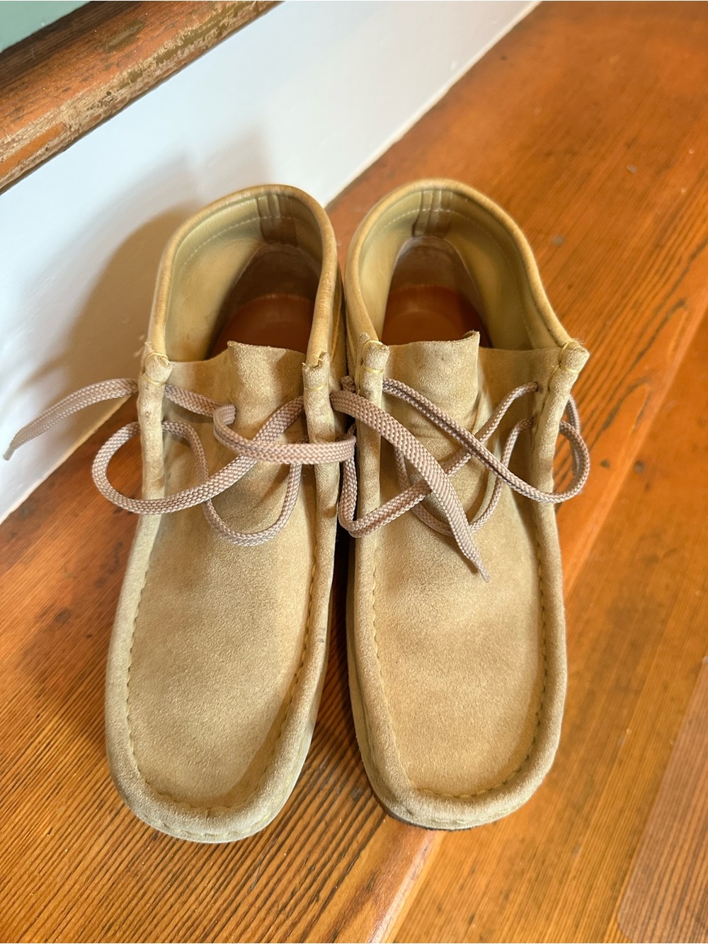 Clarks Classic Wallabee’s womens Suede Chukka Boots size 8